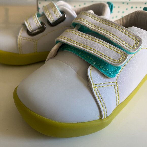 Ten Little Sneakers - white/neon yellow- size 7 - Picture 2 of 3
